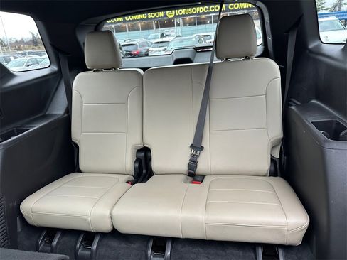 Used 2022 Chevrolet Traverse LT w/ LT Premium Package image 23