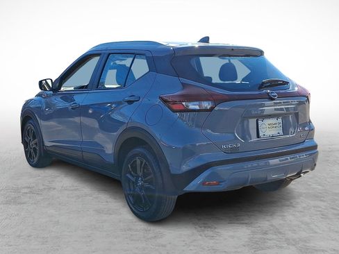 Used 2023 Nissan Kicks SV image 4