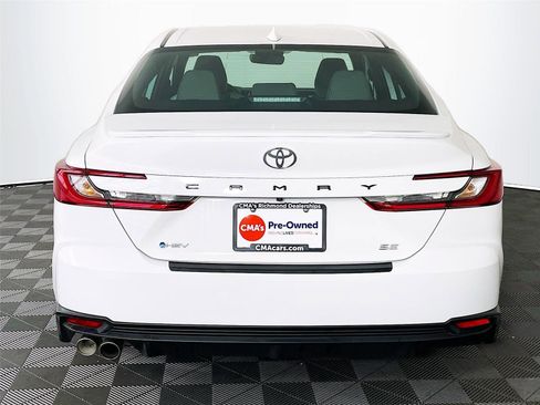 Used 2025 Toyota Camry SE w/ Multimedia Upgrade Package image 7