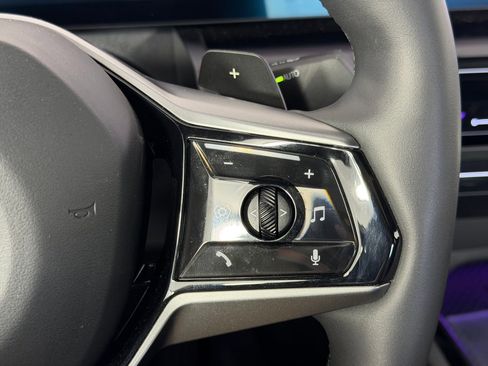 Used 2025 BMW 530i image 28