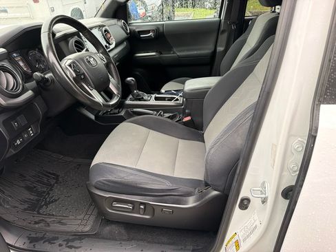 Used 2021 Toyota Tacoma TRD Sport RWD image 8