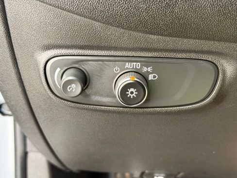 Used 2024 Chevrolet Equinox LT image 33