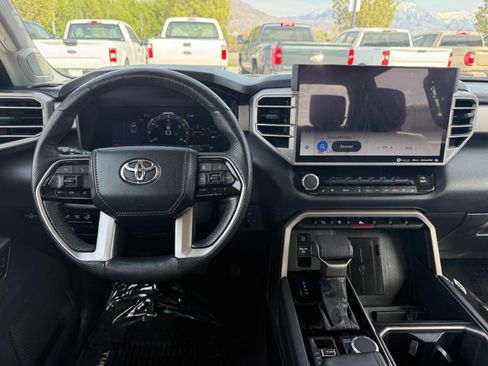 Used 2024 Toyota Tundra Limited AWD/4WD image 33