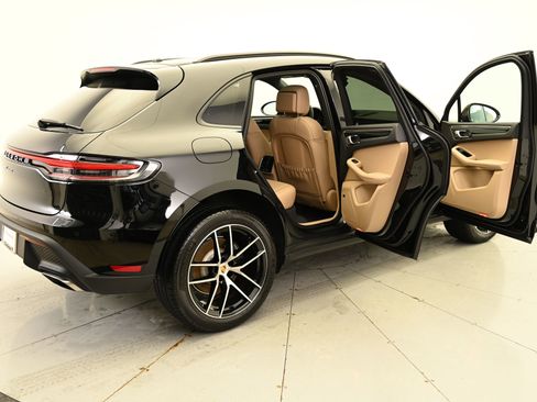 Used 2025 Porsche Macan image 19