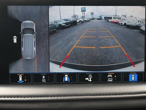 Used 2021 Chevrolet Tahoe LT w/ LT Signature Package image 26