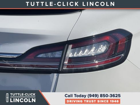 Certified 2022 Lincoln Nautilus Reserve w/ Equipment Group 201A image 9