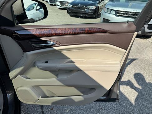 Used 2011 Cadillac SRX Luxury FWD image 16