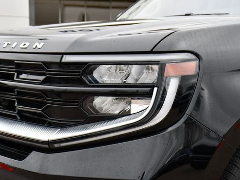 Used 2025 Ford Expedition Platinum AWD/4WD image 42