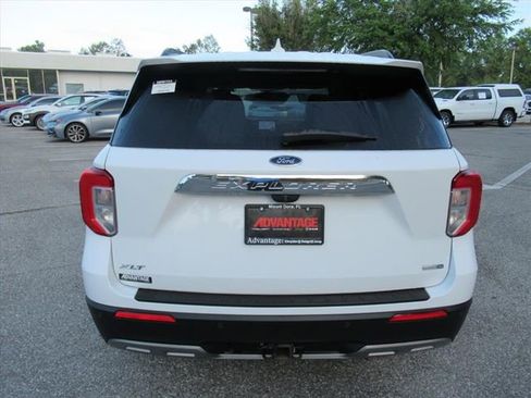 Used 2020 Ford Explorer XLT w/ Equipment Group 202A AWD/4WD image 6