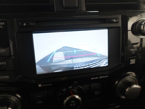 Used 2018 Toyota 4Runner TRD Off-Road Premium image 26