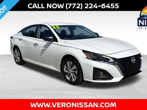 Certified 2025 Nissan Altima 2.5 S image 1