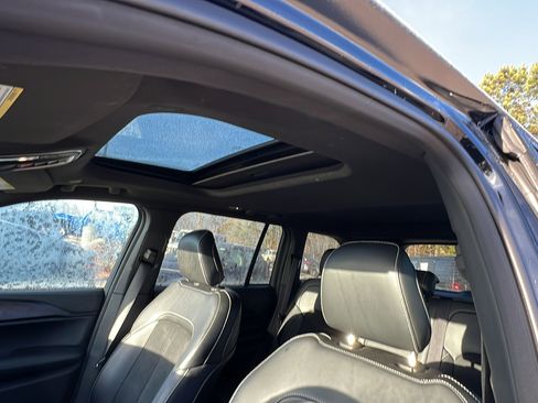 Used 2025 Jeep Grand Cherokee Altitude image 19