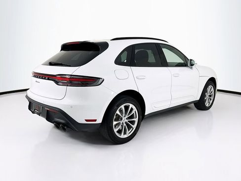 Certified 2024 Porsche Macan AWD/4WD image 9