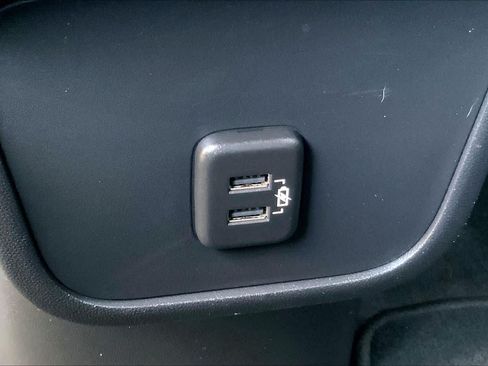 Used 2023 Chevrolet Equinox LS FWD image 35