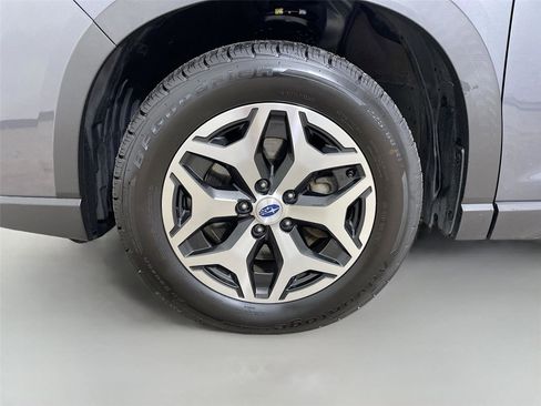 Used 2021 Subaru Forester Premium AWD/4WD image 29