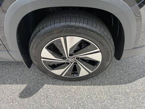 New 2026 Volkswagen Taos SE AWD/4WD image 25