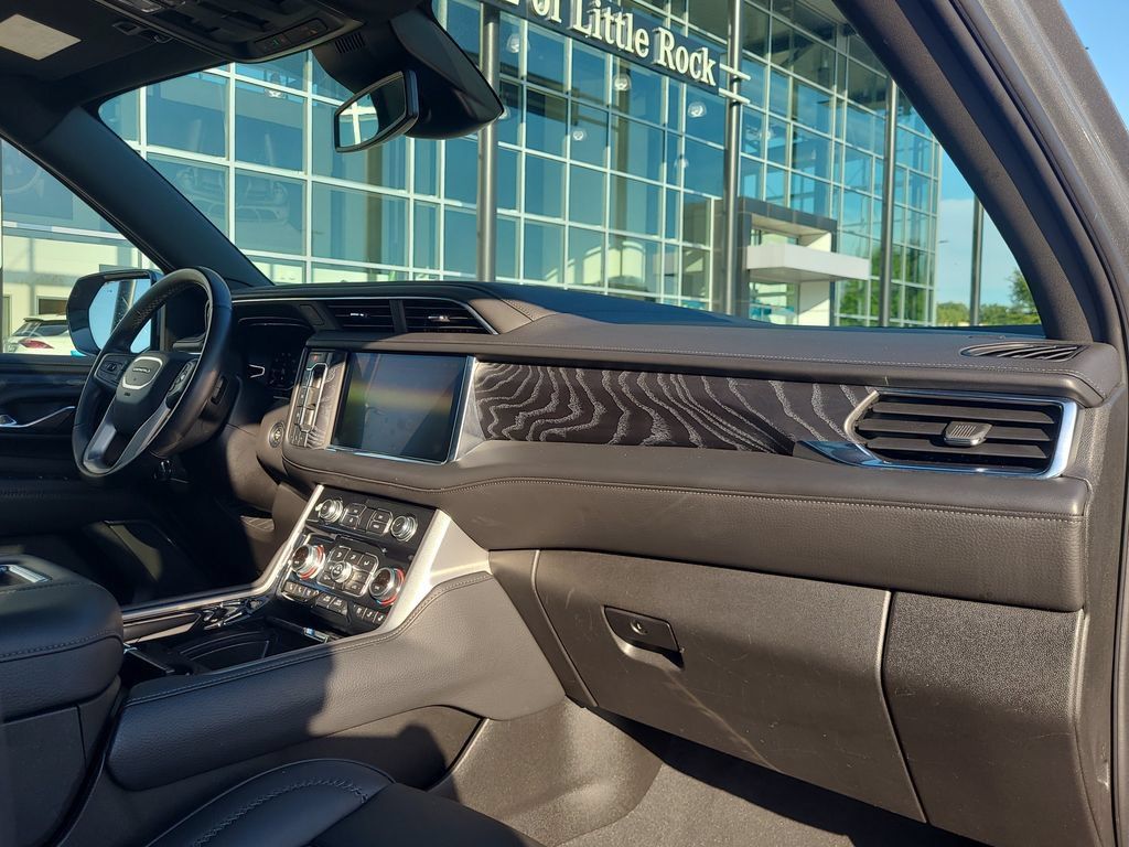 Used 2023 GMC Yukon XL Denali AWD/4WD image 23