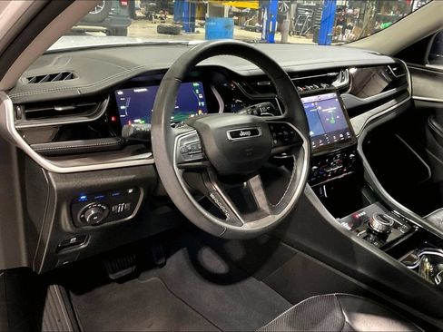 Used 2023 Jeep Grand Cherokee 4WD 4xe w/ Luxury Tech Group II image 10