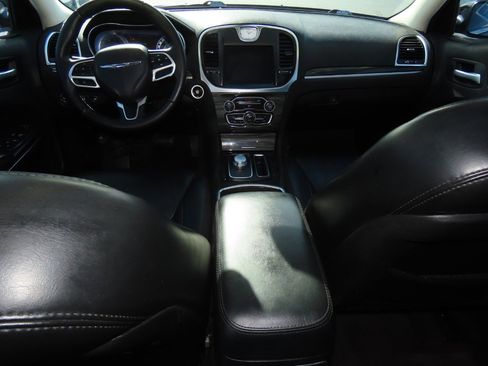Used 2017 Chrysler 300 Limited w/ Value Package image 23