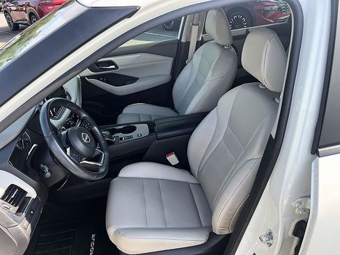 Certified 2023 Nissan Rogue SV w/ SV Premium B Package FWD image 13