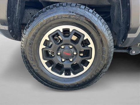 Used 2025 Toyota Tacoma TRD Off-Road AWD/4WD image 25