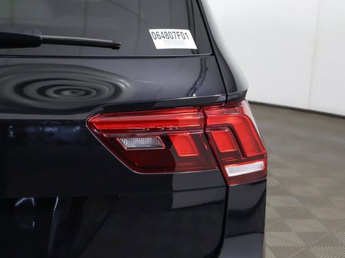 Used 2023 Volkswagen Tiguan SE R-Line image 17