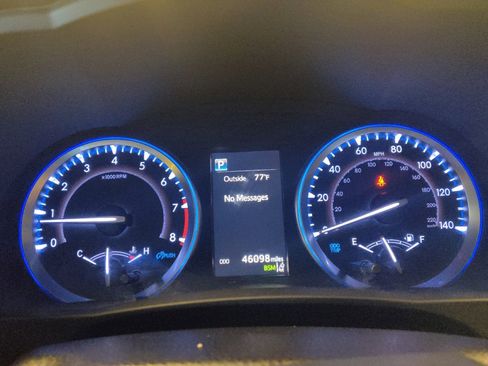 Used 2019 Toyota Highlander XLE FWD image 23