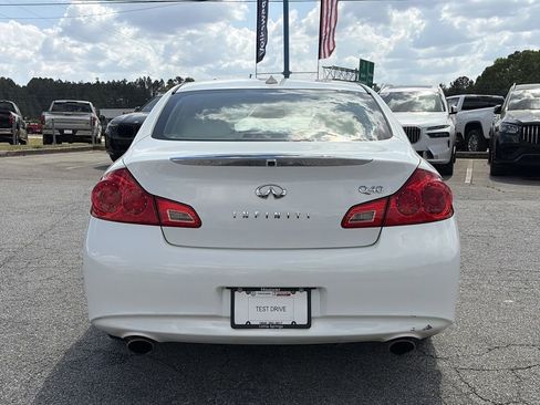 Used 2015 INFINITI Q40 w/ Moonroof Package RWD image 24