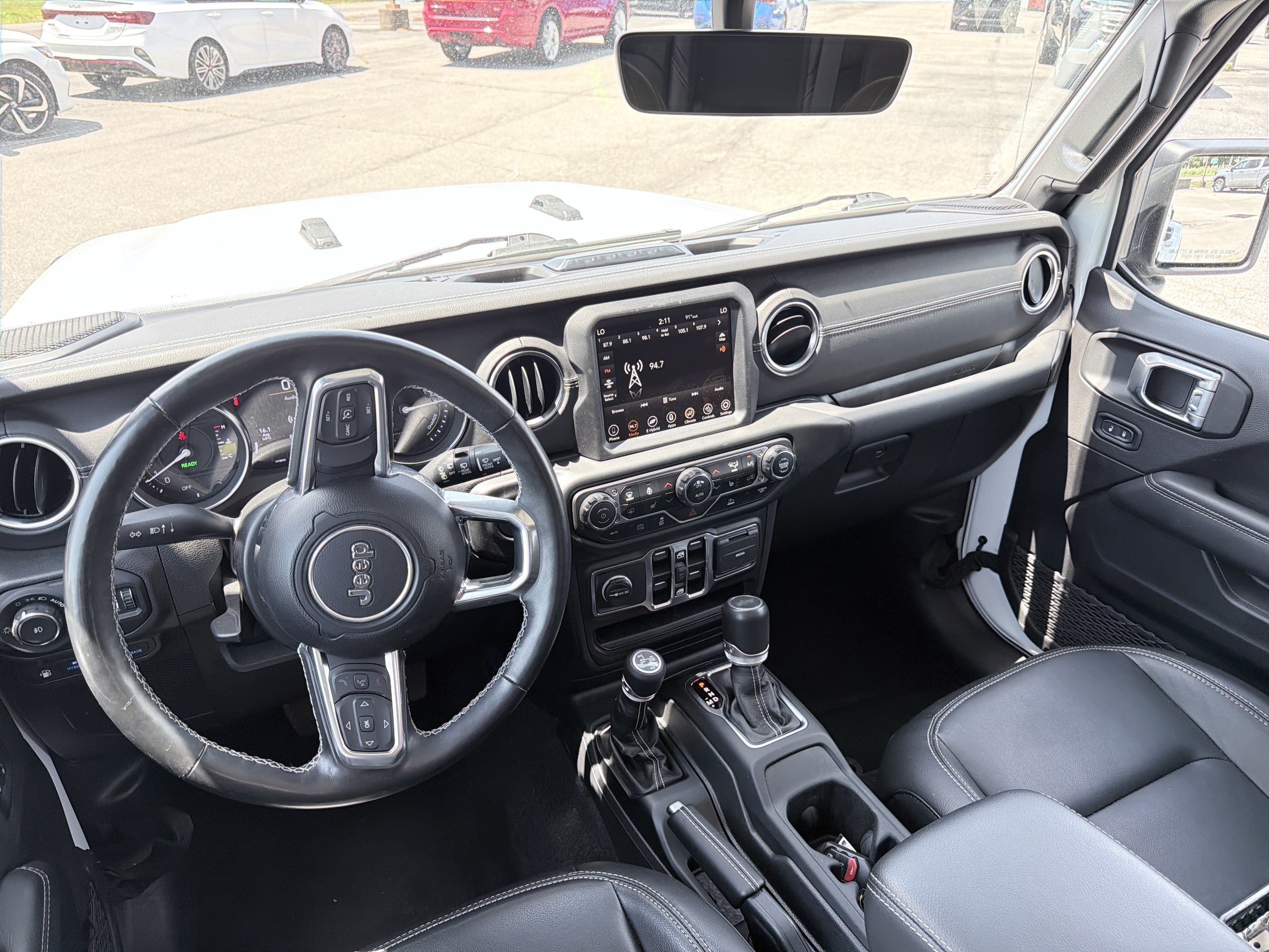 Used 2023 Jeep Wrangler Unlimited Sahara w/ Cold Weather Group AWD/4WD image 5