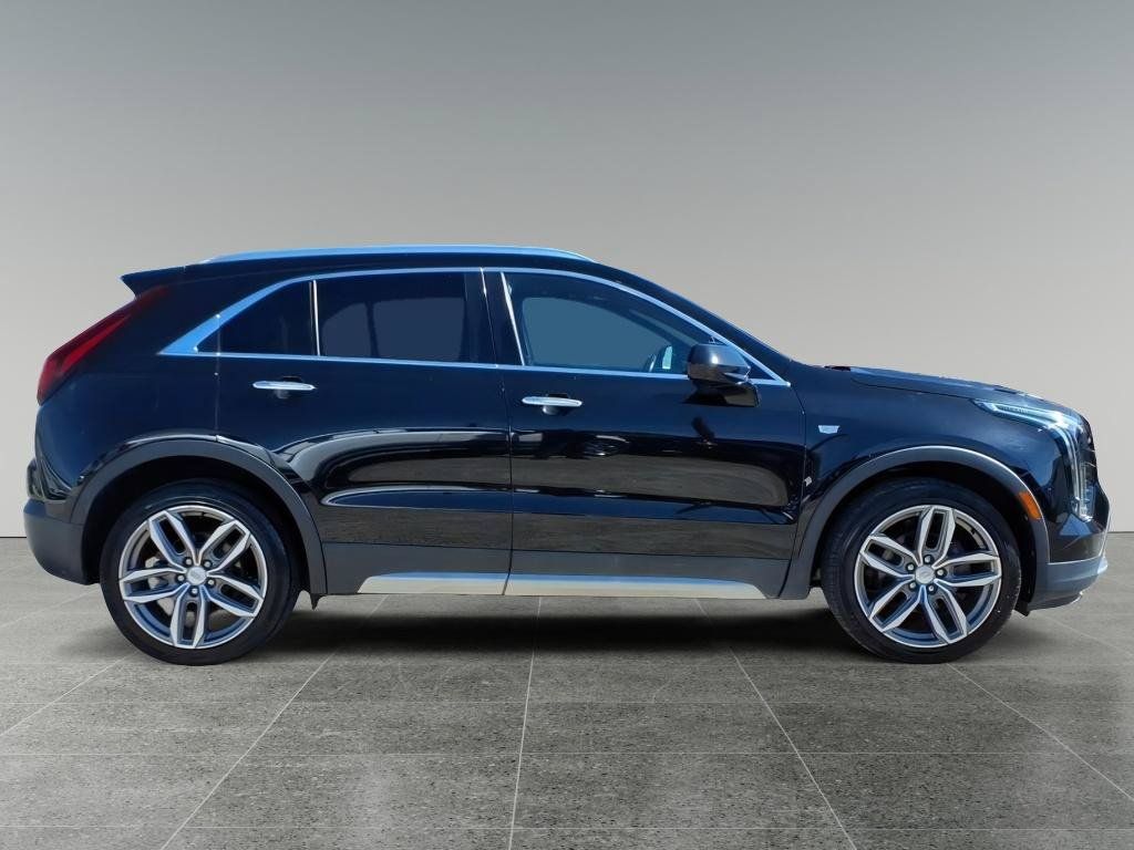 Used 2019 Cadillac XT4 Premium Luxury FWD image 2