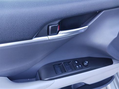 Used 2023 Toyota Camry SE image 30