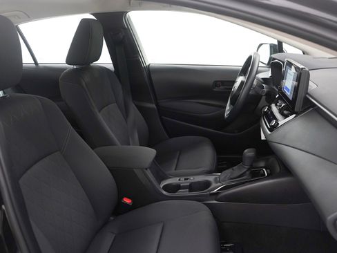 Used 2025 Toyota Corolla LE image 11