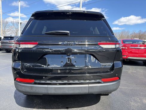 Certified 2023 Jeep Grand Cherokee Limited w/ Luxury Tech Group II AWD/4WD image 6