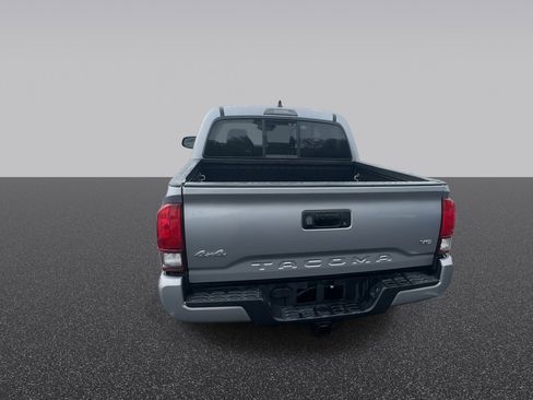 Used 2021 Toyota Tacoma SR AWD/4WD image 8