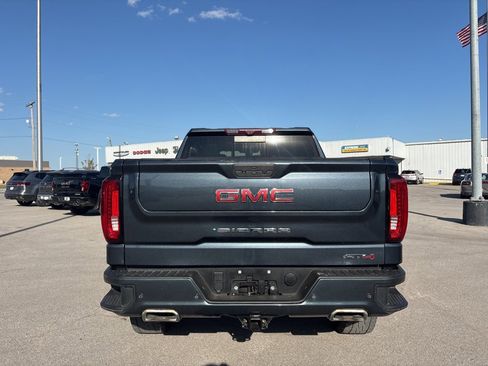 Used 2022 GMC Sierra 1500 AT4 w/ AT4 Premium Package image 4