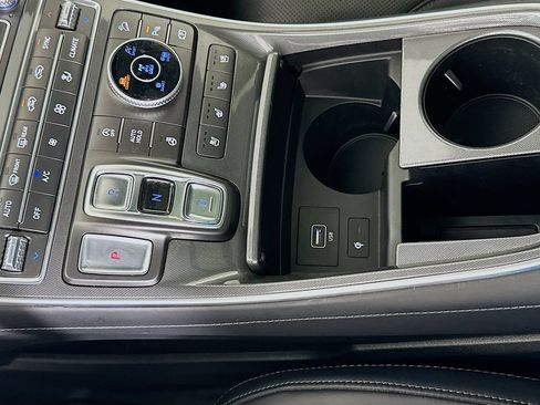 Used 2021 Hyundai Santa Fe Calligraphy AWD/4WD image 17
