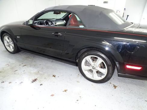 Used 2006 Ford Mustang GT Premium image 13