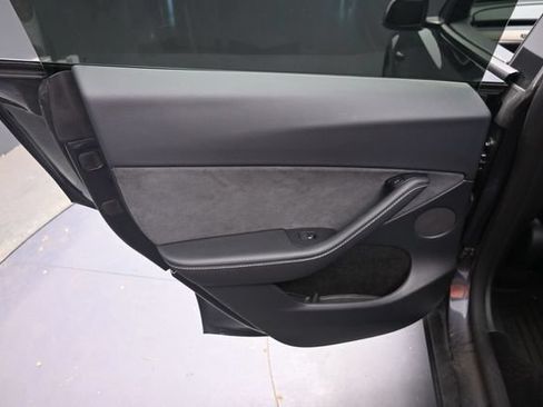 Used 2024 Tesla Model Y Long Range AWD/4WD image 14