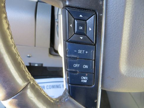 Used 2017 Lincoln Navigator L Select image 15