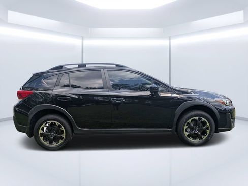 Certified 2022 Subaru Crosstrek 2.0i Premium w/ Popular Package #2 AWD/4WD image 2