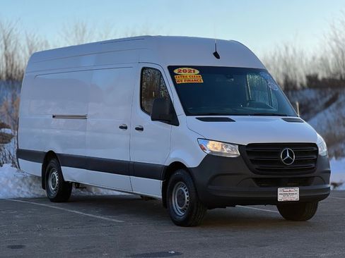Used 2021 Mercedes-Benz Sprinter 2500 w/ Driver Convenience Package image 2