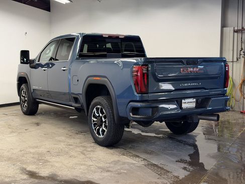 Used 2024 GMC Sierra 2500 Denali w/ Denali Reserve Package AWD/4WD image 7