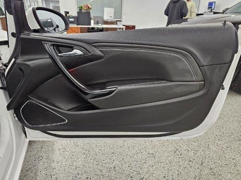 Used 2019 Buick Cascada Premium image 32