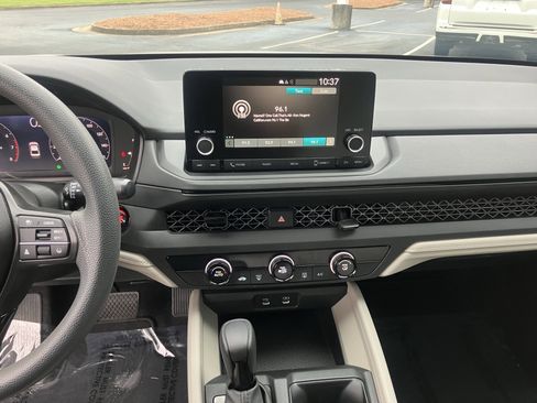 Certified 2023 Honda Accord LX image 25