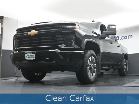 Used 2025 Chevrolet Silverado 2500 Custom w/ Custom Value Package AWD/4WD image 6