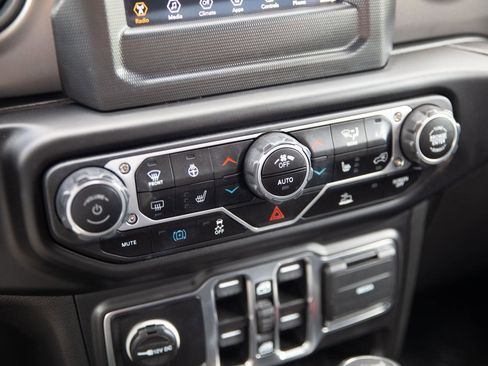 Used 2023 Jeep Wrangler Unlimited w/ Cold Weather Group AWD/4WD image 14