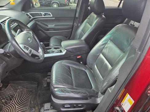 Used 2014 Ford Explorer XLT w/ Equipment Group 202A image 9