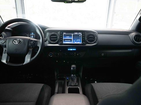 Used 2022 Toyota Tacoma TRD Sport w/ Technology Package AWD/4WD image 20