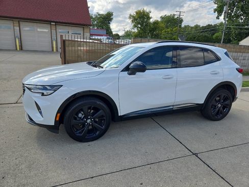 Used 2023 Buick Envision Preferred image 41