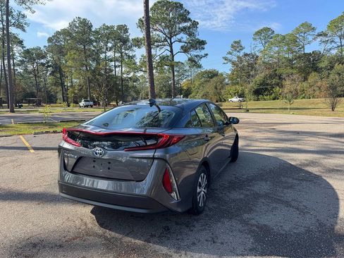 Used 2021 Toyota Prius Prime LE image 9